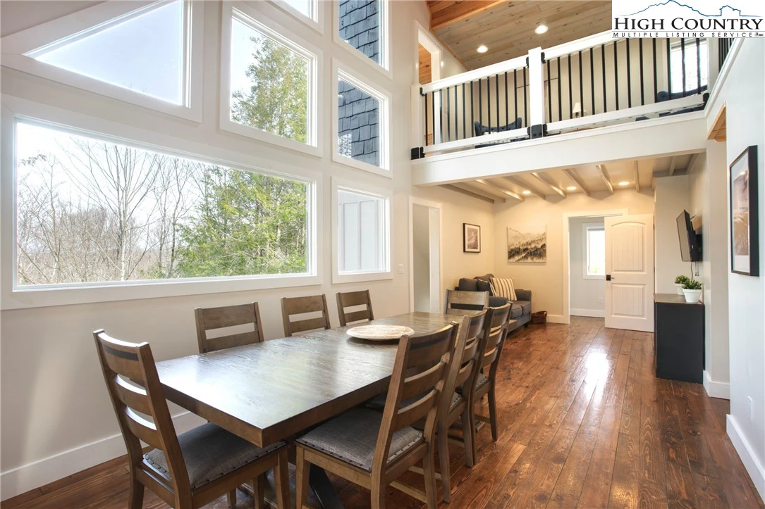 Image number 6 for the current listing