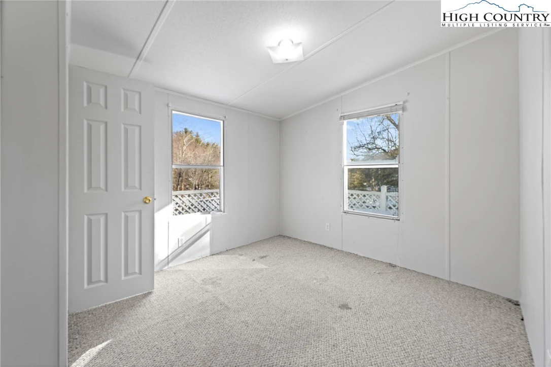 Image number 12 for the current listing