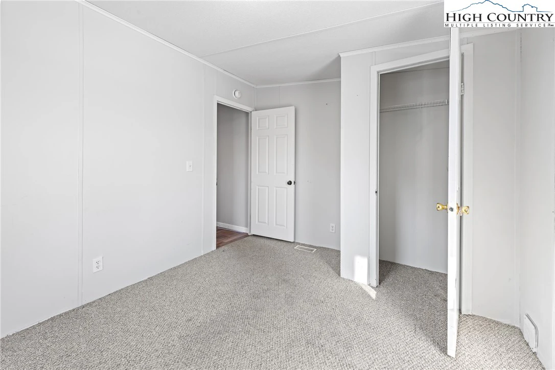 Image number 2 for the current listing