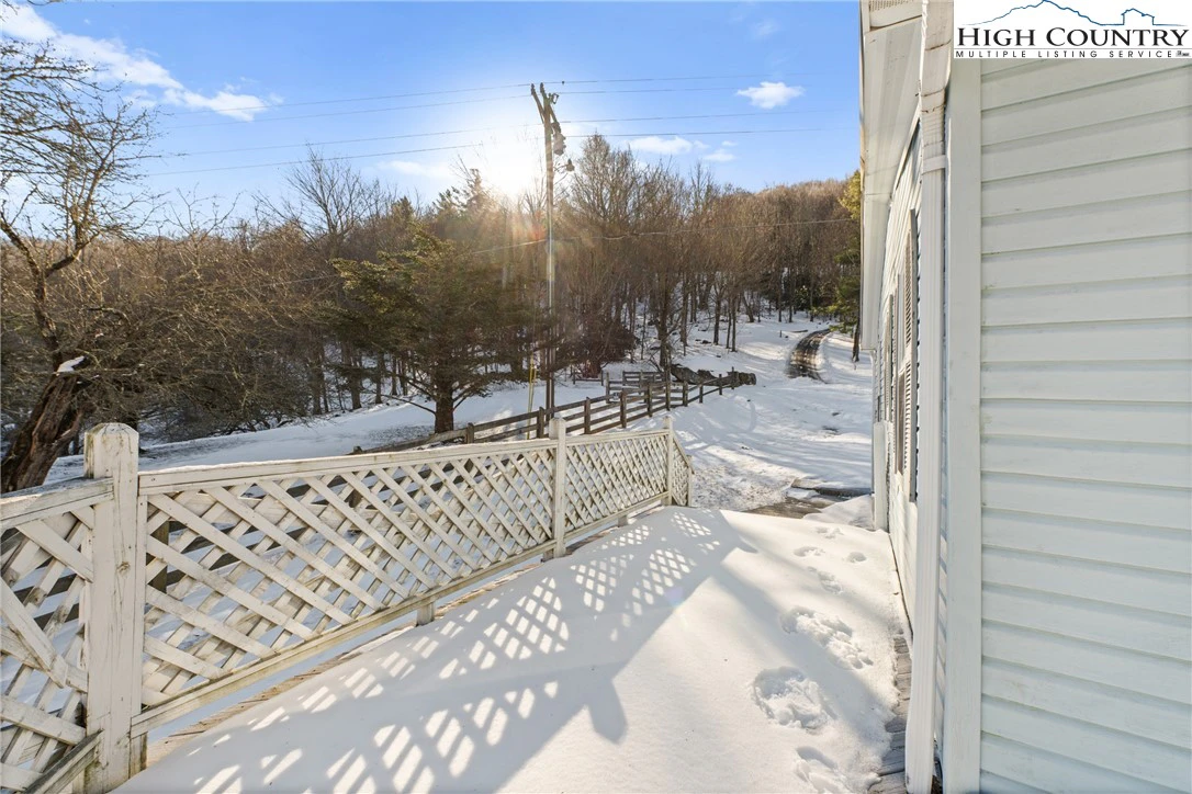 Image number 16 for the current listing