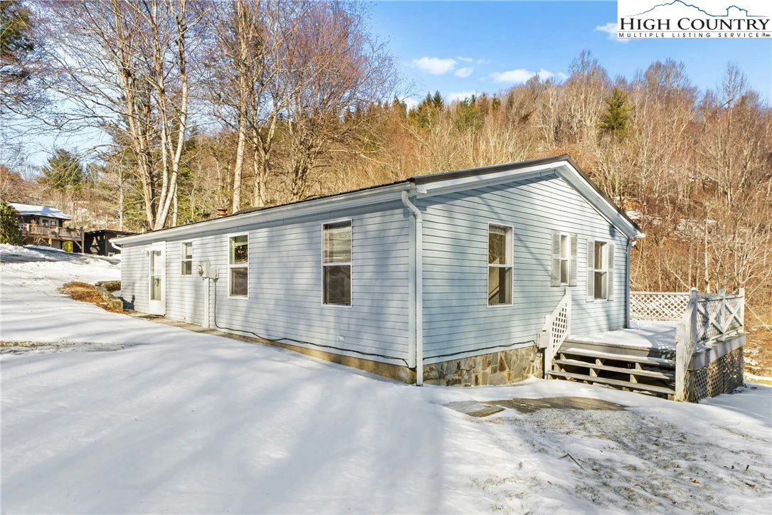 Image number 18 for the current listing