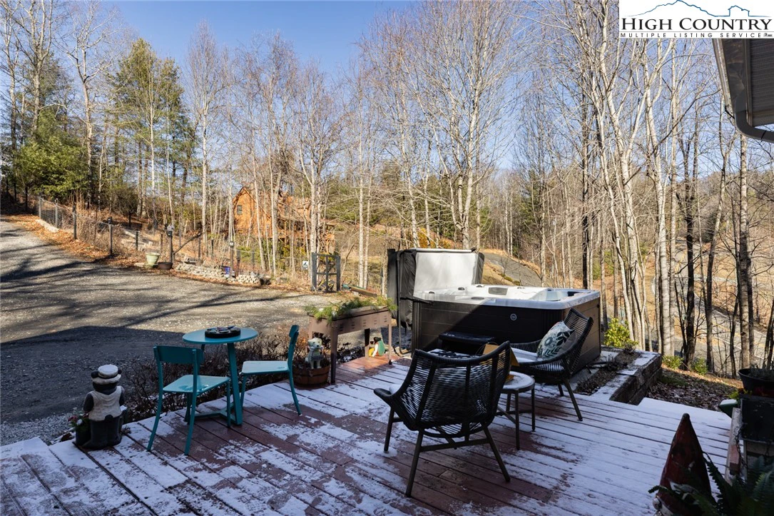 Image number 14 for the current listing