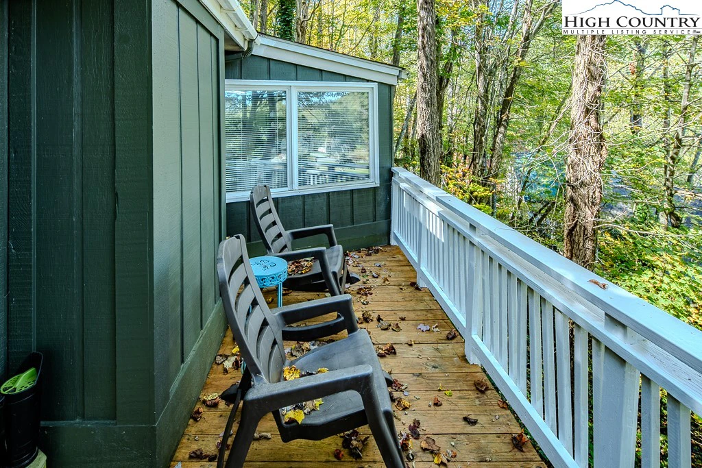 Image number 18 for the current listing