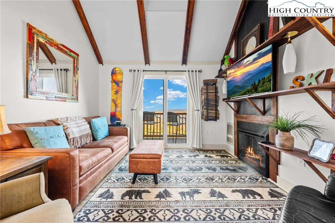 Image number 1 for the current listing
