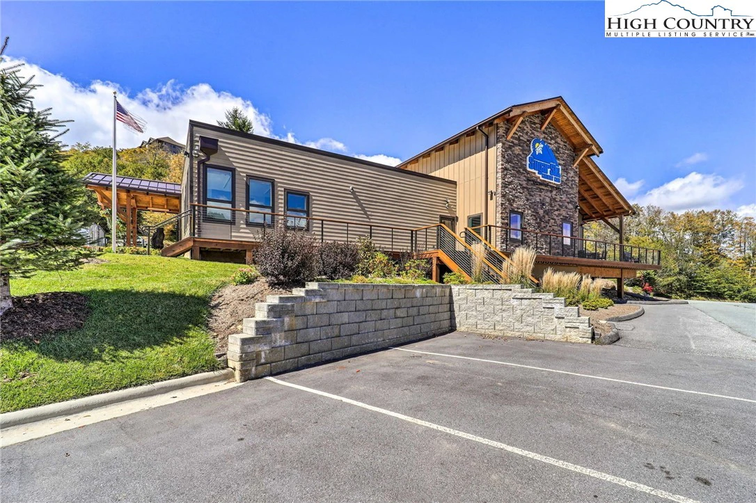 Image number 7 for the current listing