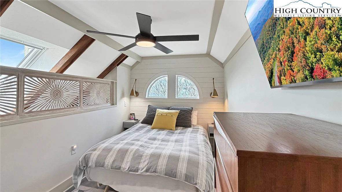 Image number 8 for the current listing