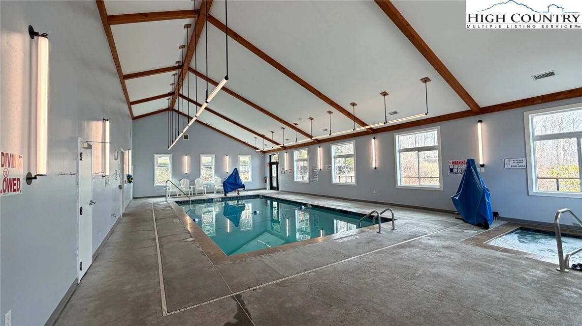 Image number 13 for the current listing