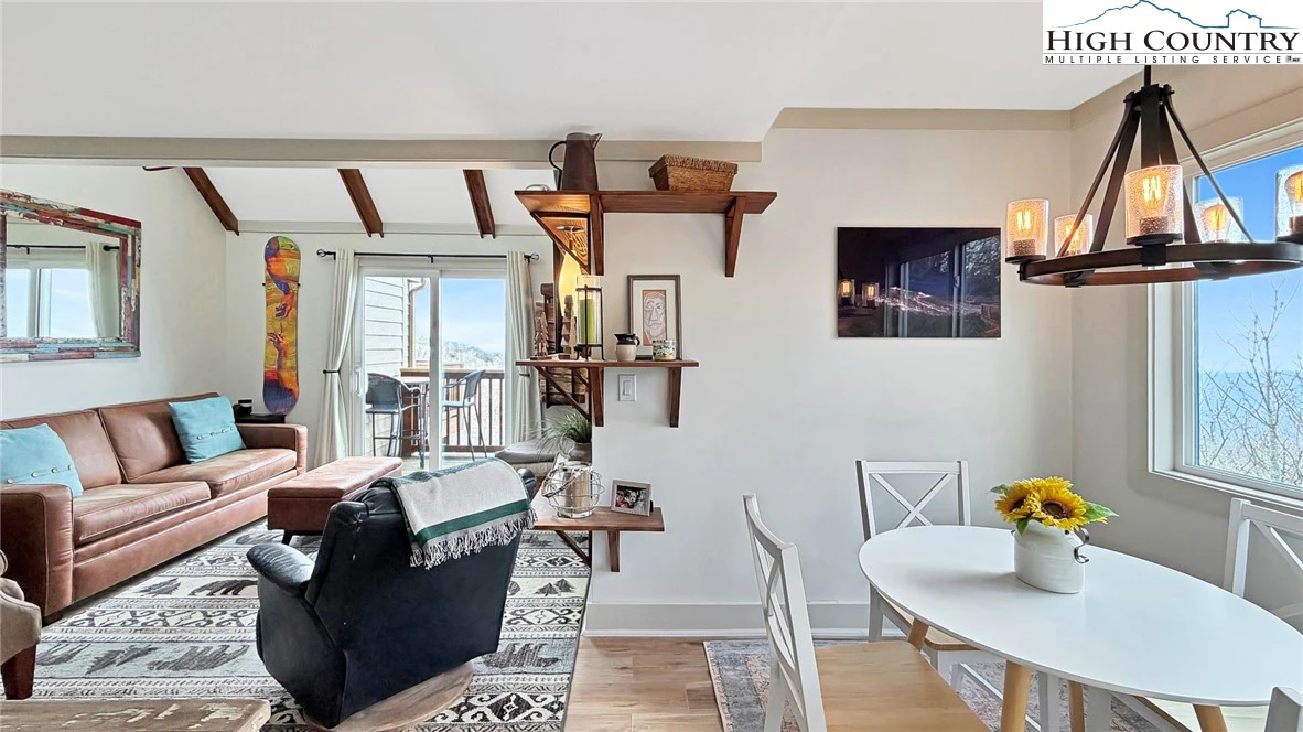 Image number 3 for the current listing