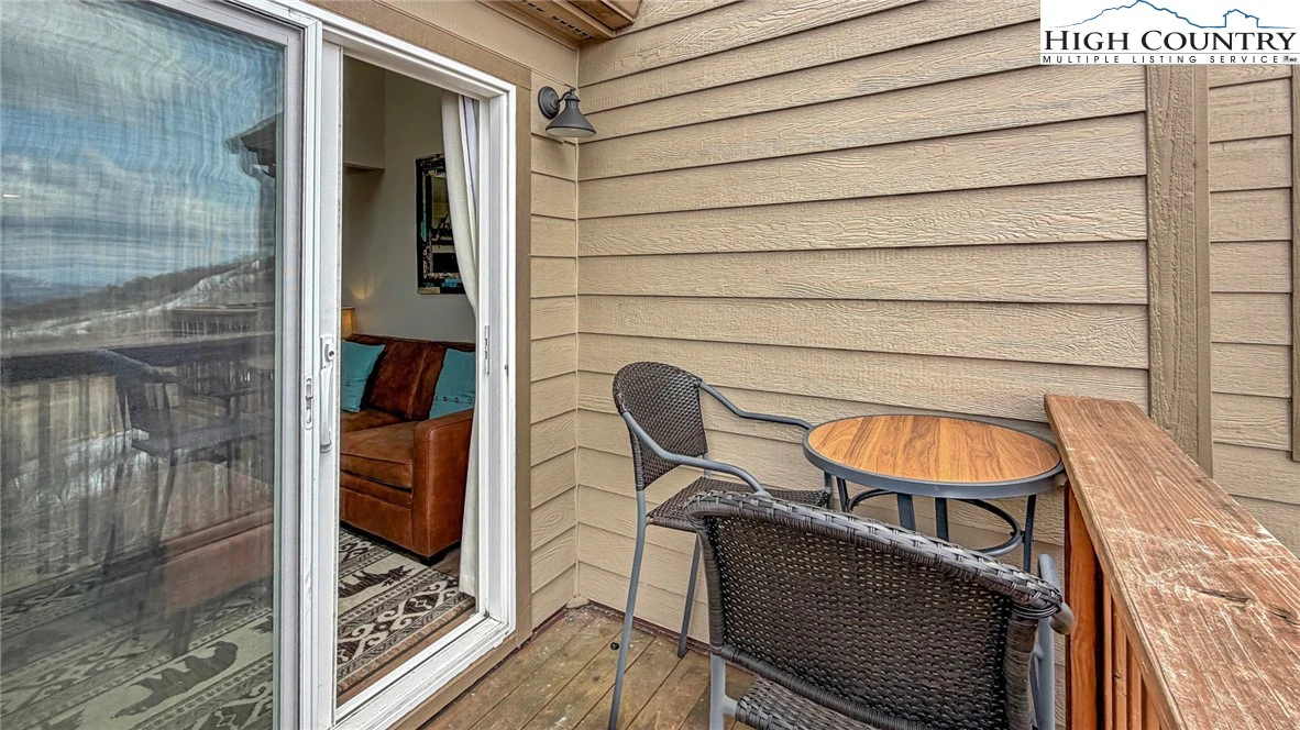 Image number 7 for the current listing
