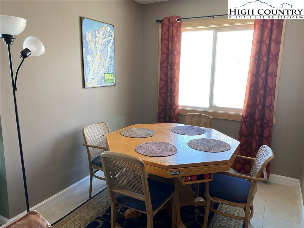 Image number 6 for the current listing