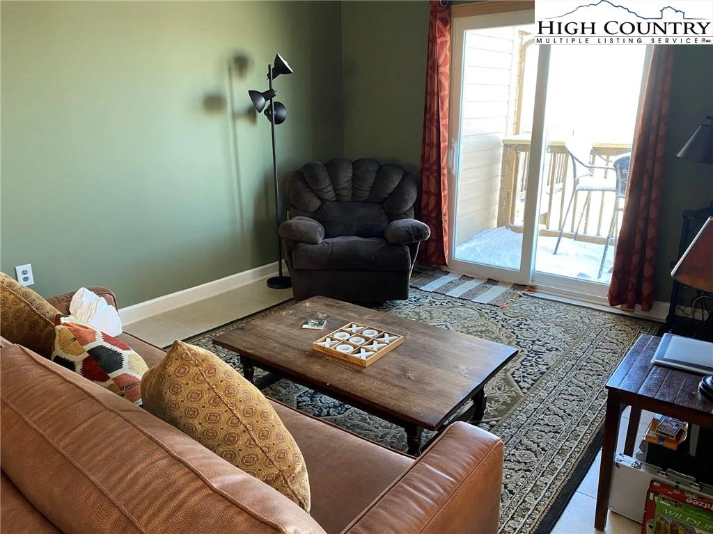 Image number 8 for the current listing