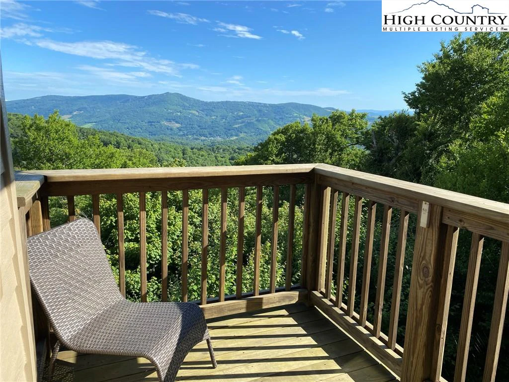 Image number 1 for the current listing