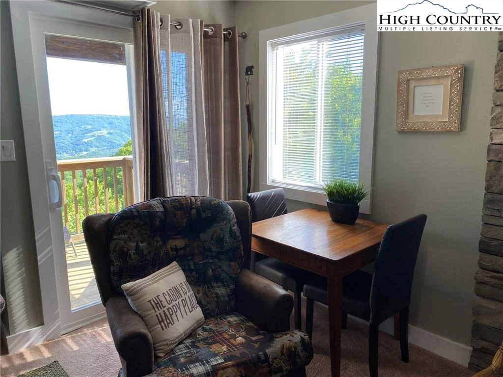 Image number 5 for the current listing