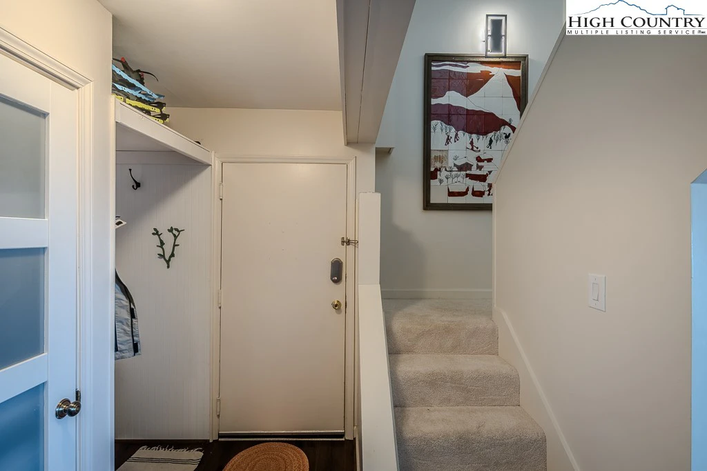 Image number 6 for the current listing