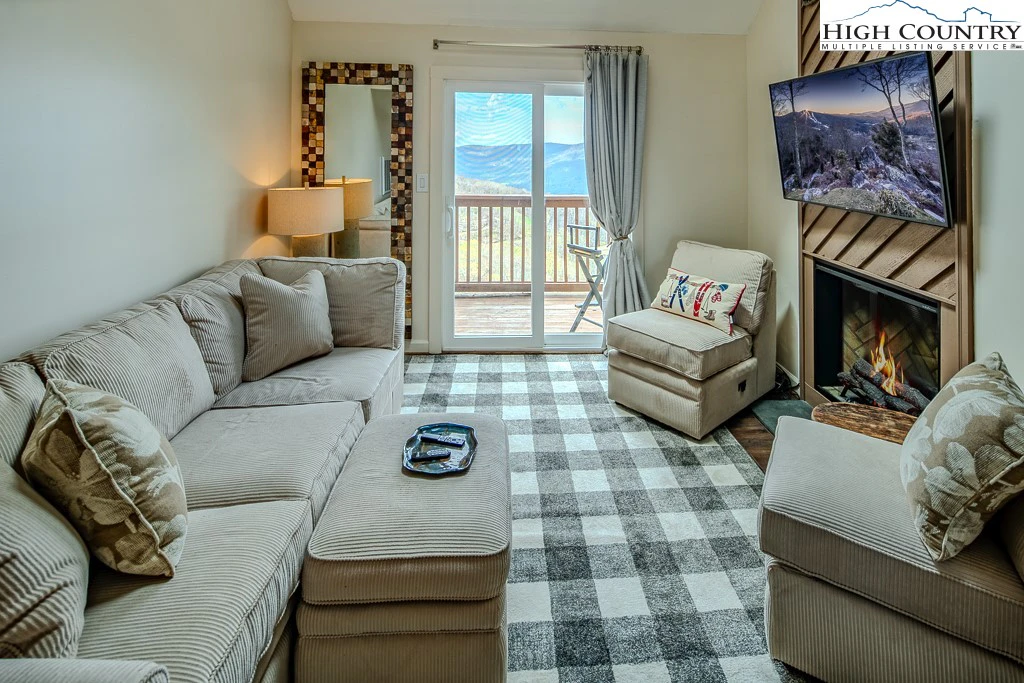 Image number 8 for the current listing