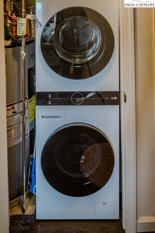 Image number 1 for the current listing