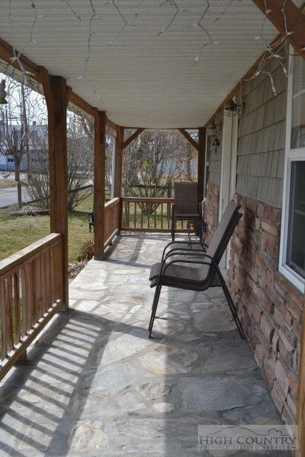 Image number 20 for the current listing