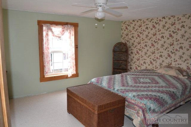 Image number 17 for the current listing