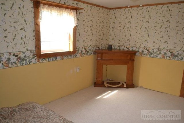 Image number 16 for the current listing
