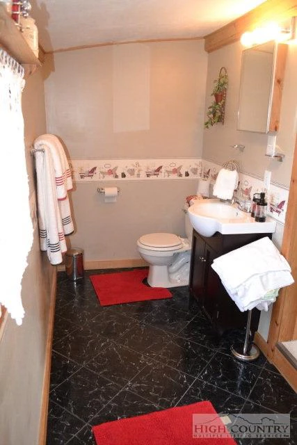 Image number 15 for the current listing