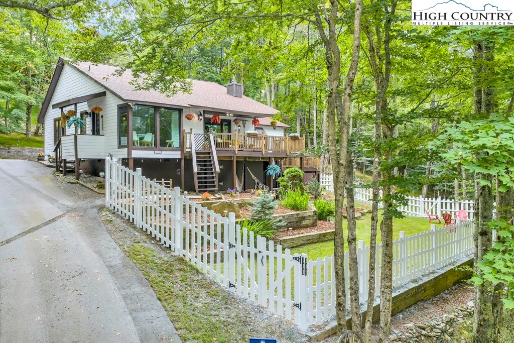 Image number 1 for the current listing