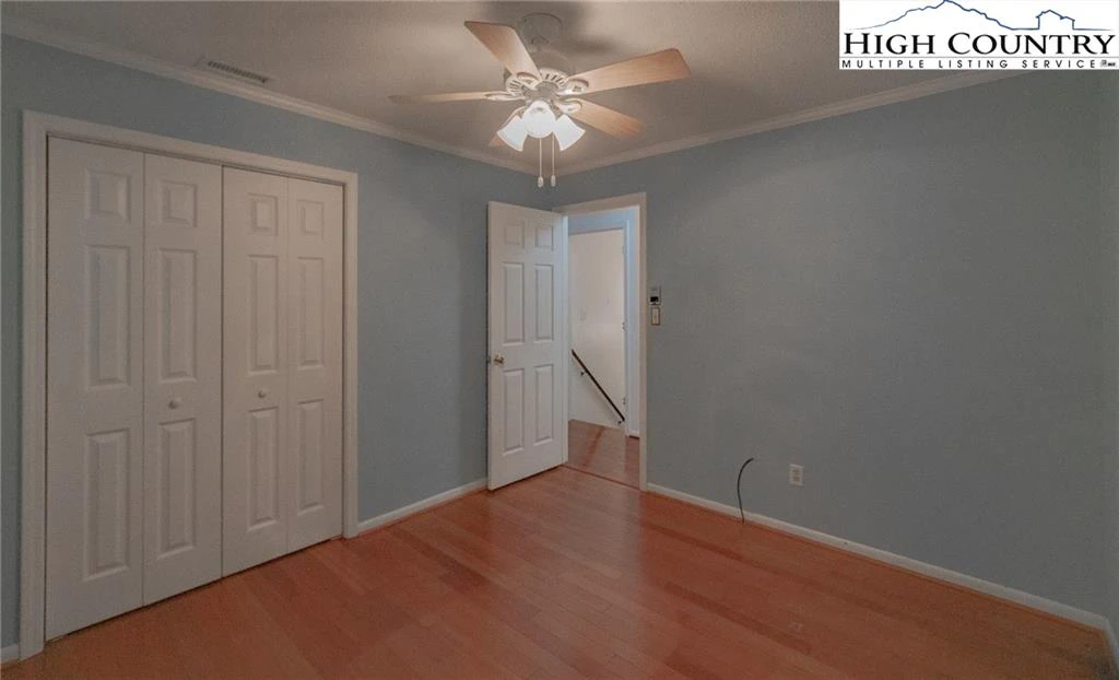 Image number 6 for the current listing