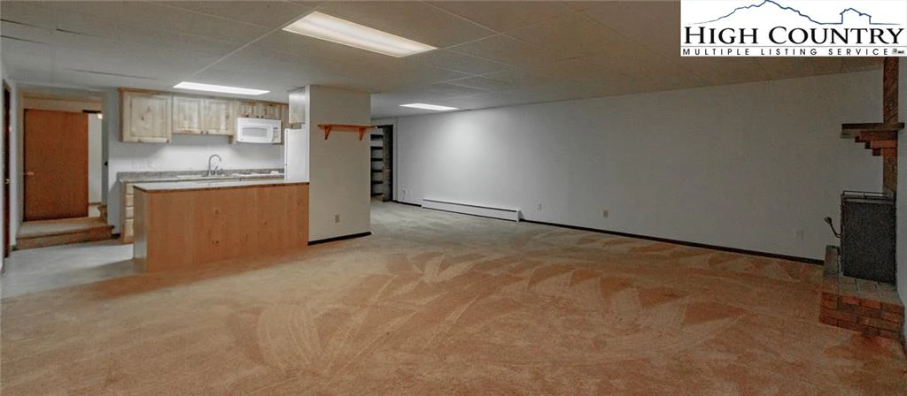 Image number 16 for the current listing