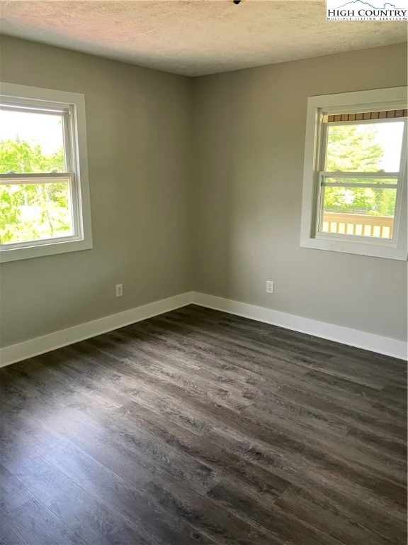 Image number 18 for the current listing