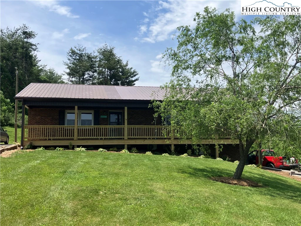 Image number 4 for the current listing