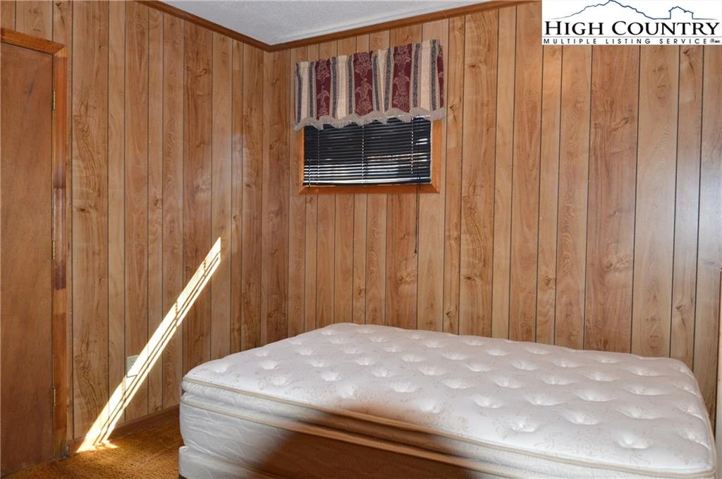 Image number 3 for the current listing