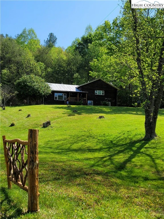 Image number 1 for the current listing