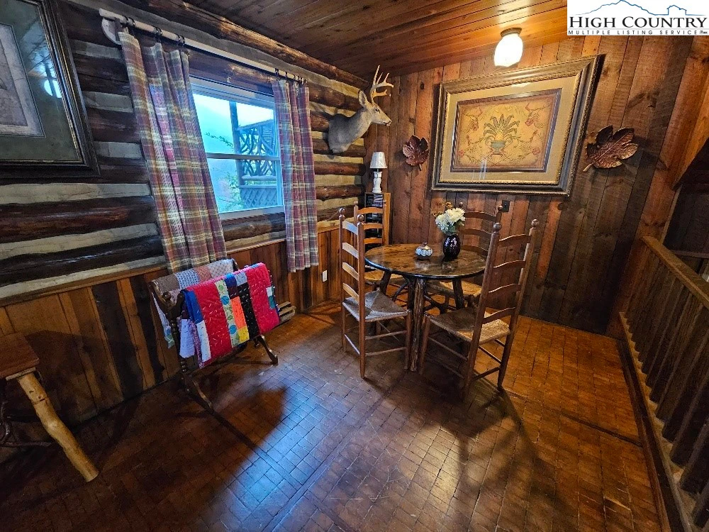Image number 5 for the current listing