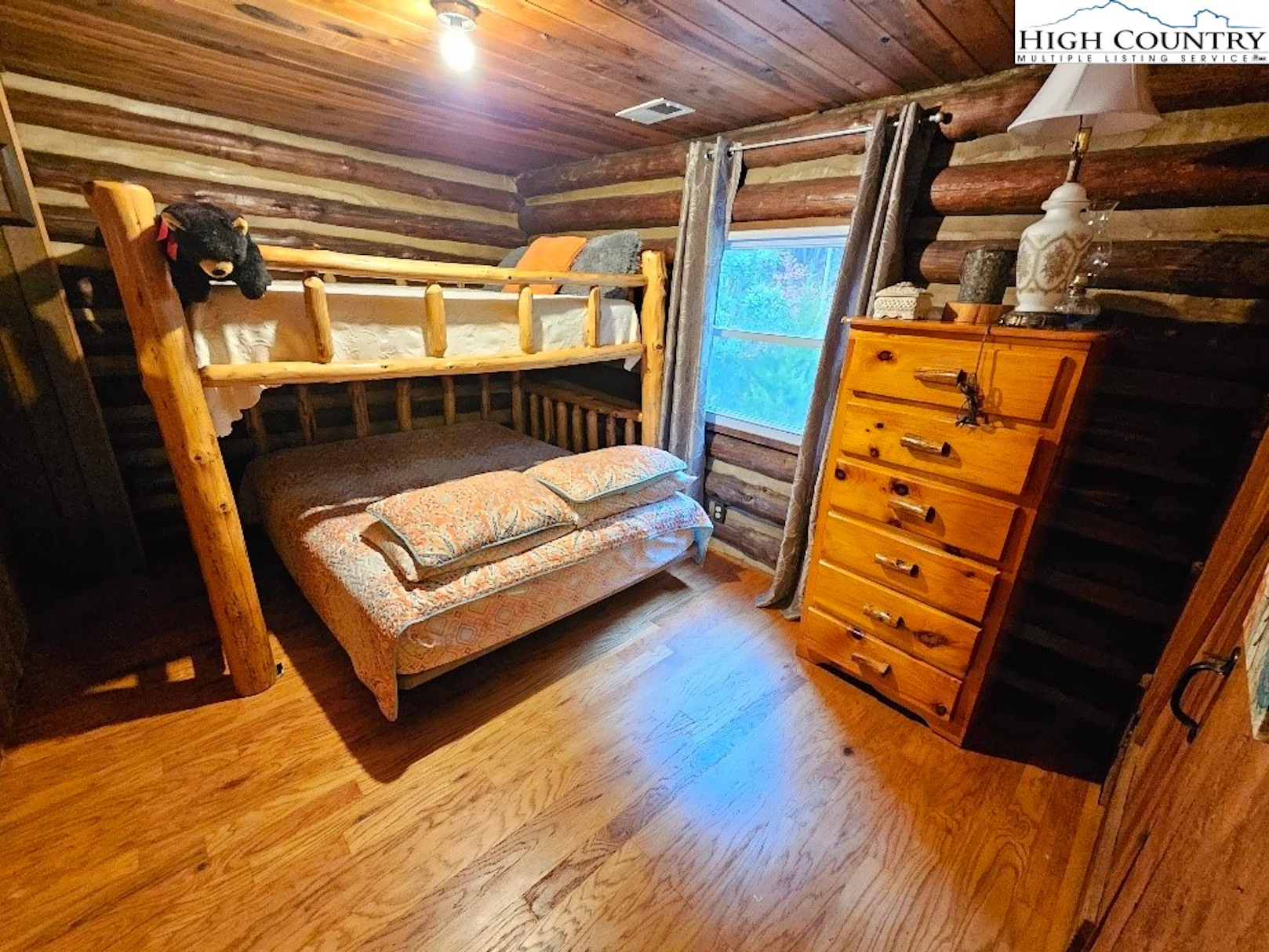Image number 9 for the current listing