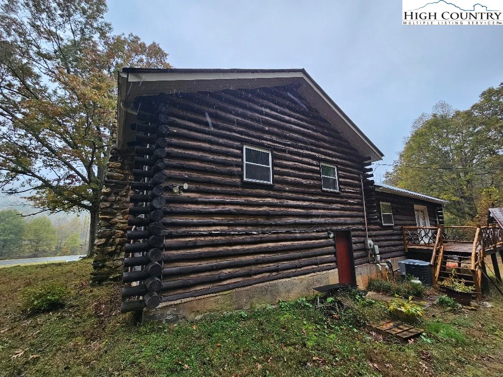 Image number 15 for the current listing