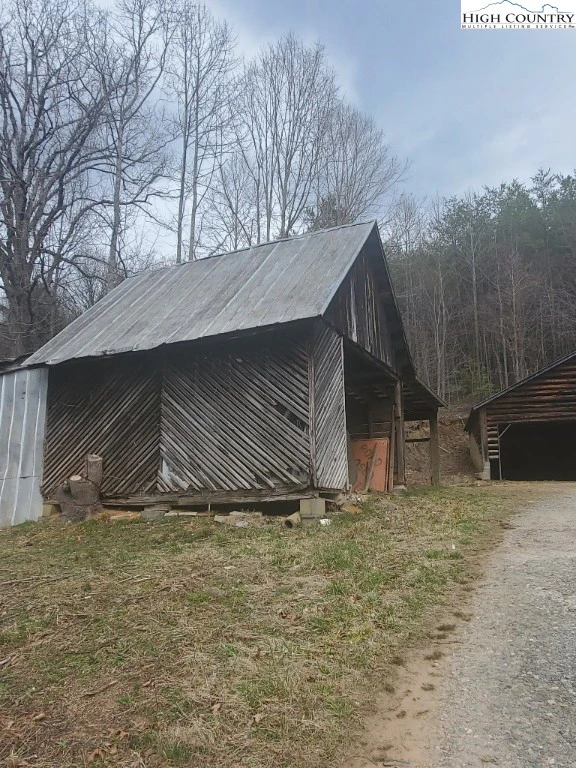 Image number 18 for the current listing