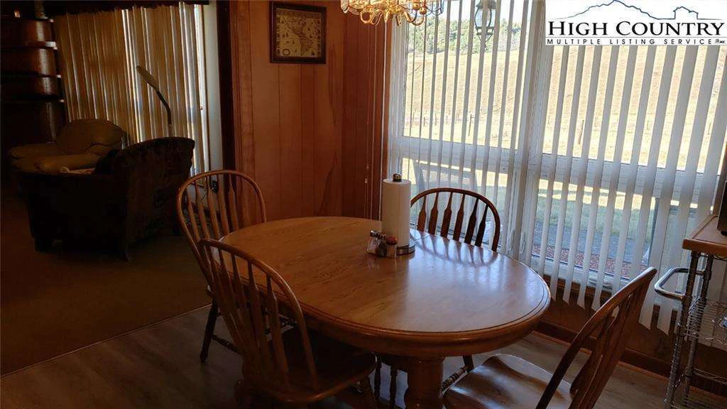 Image number 18 for the current listing