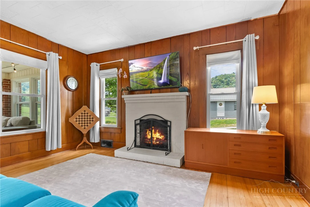 Image number 4 for the current listing