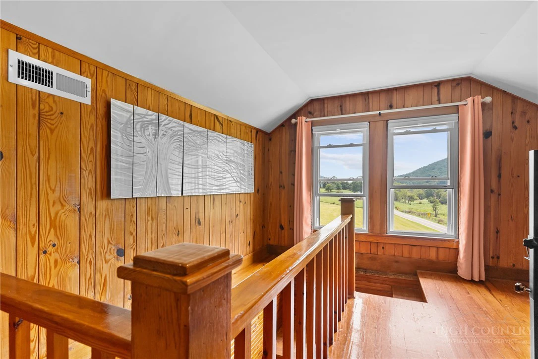 Image number 16 for the current listing