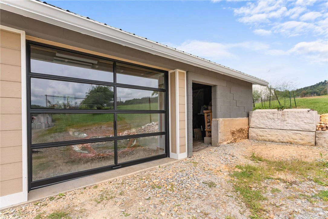 Image number 20 for the current listing