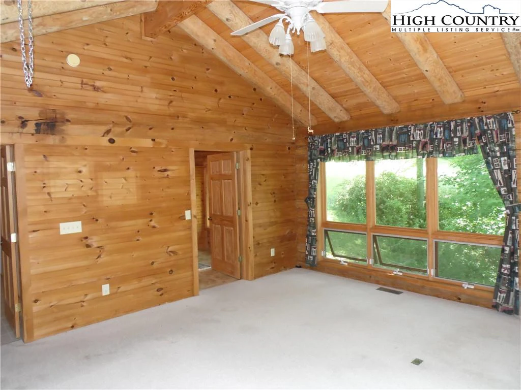 Image number 41 for the current listing
