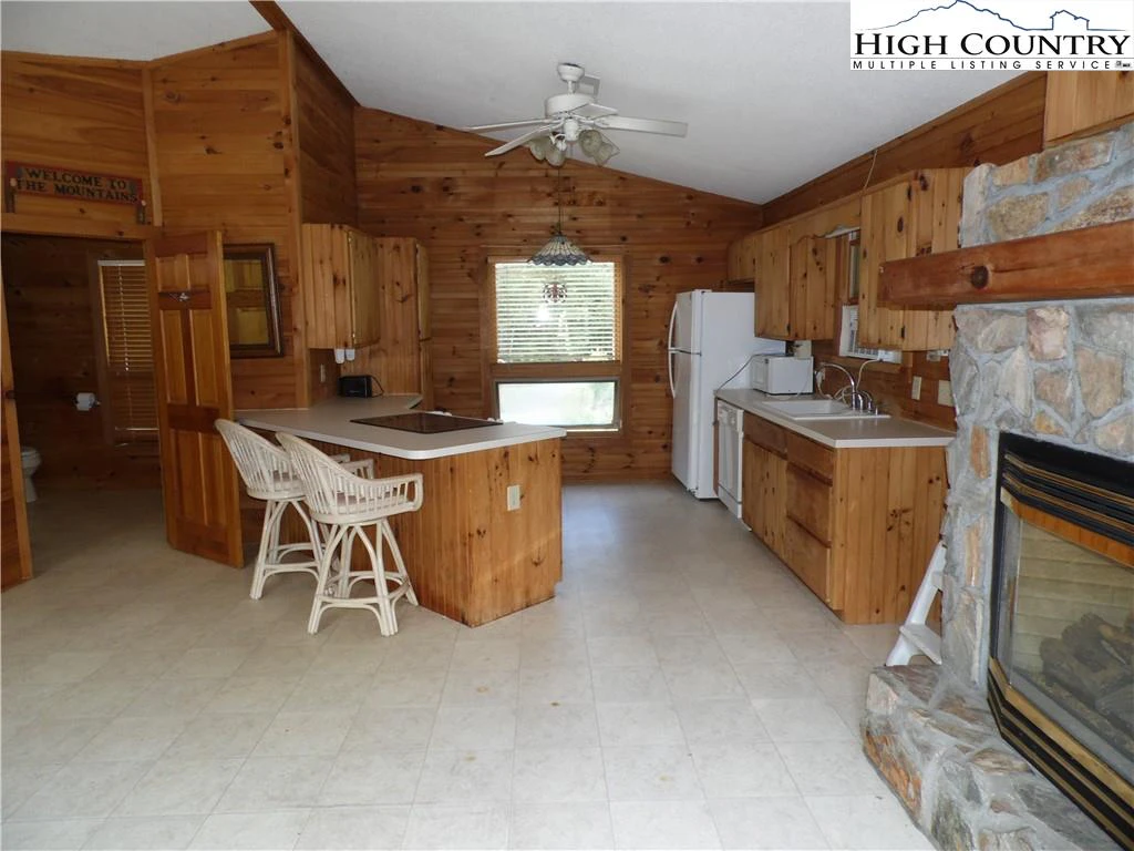 Image number 7 for the current listing