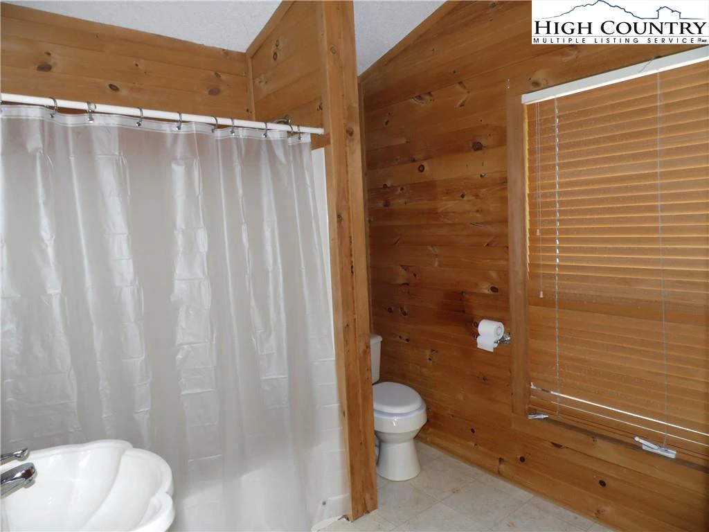 Image number 9 for the current listing
