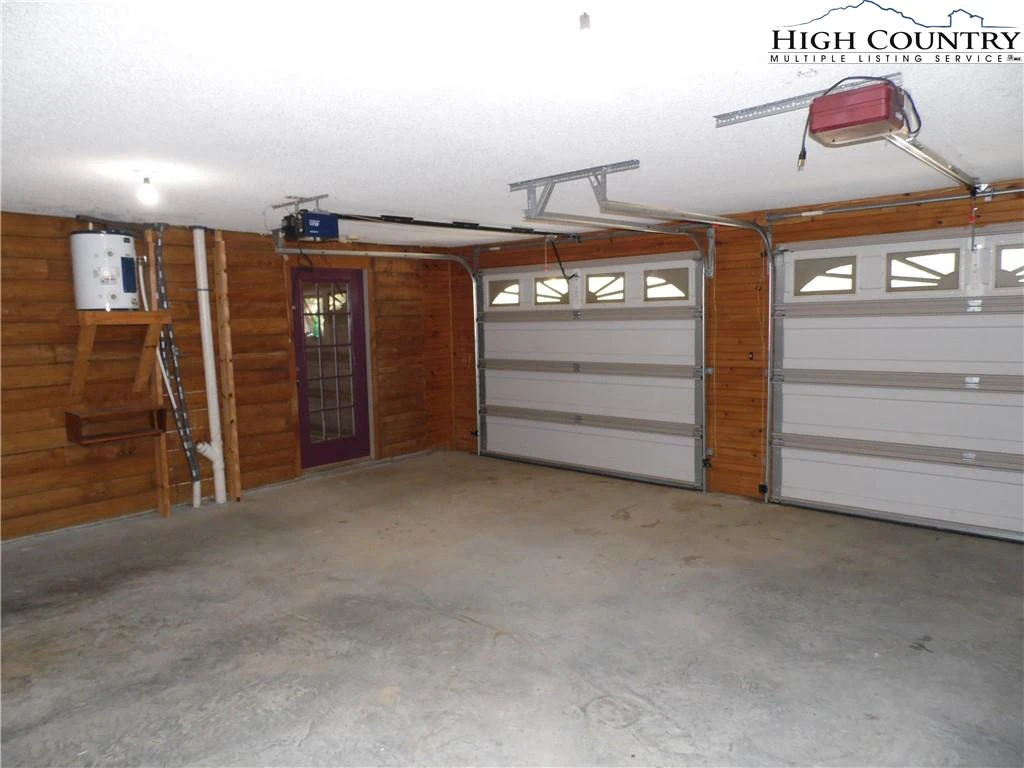 Image number 11 for the current listing