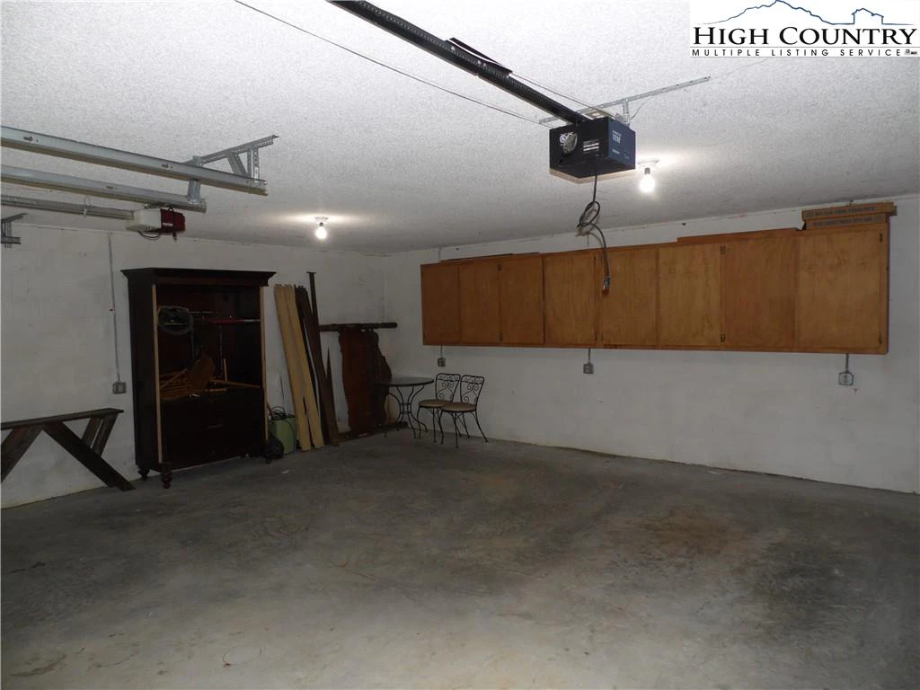 Image number 12 for the current listing