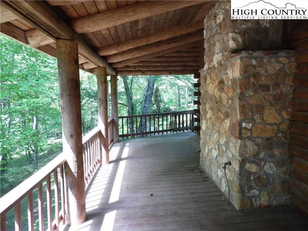 Image number 13 for the current listing