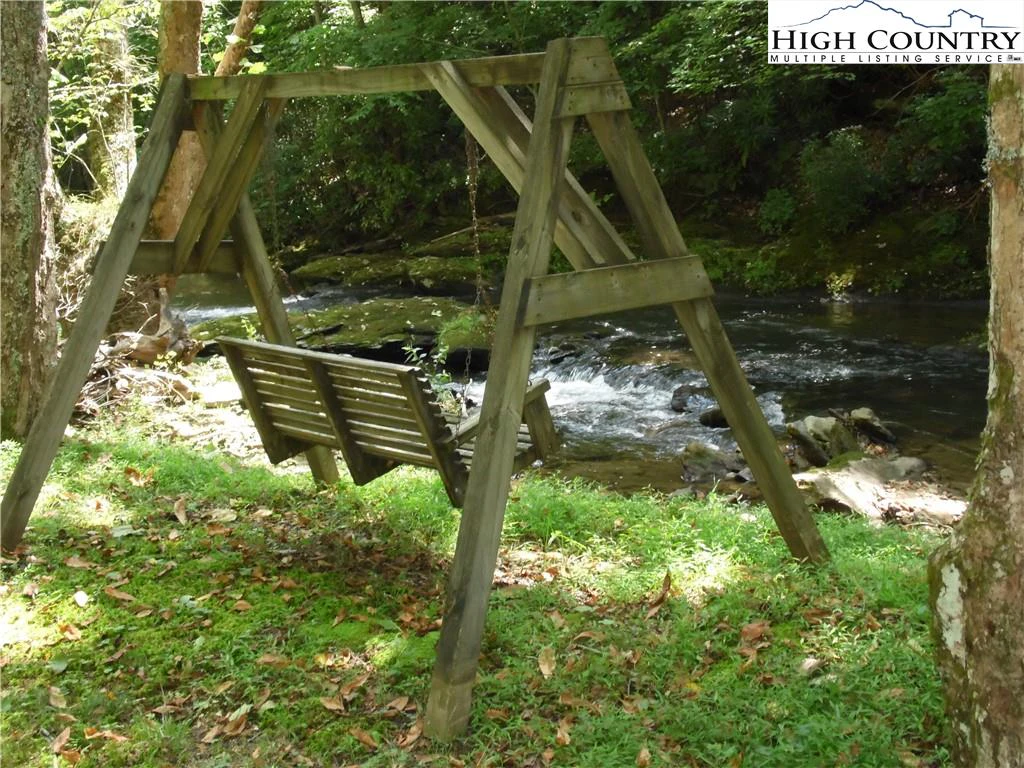 Image number 15 for the current listing