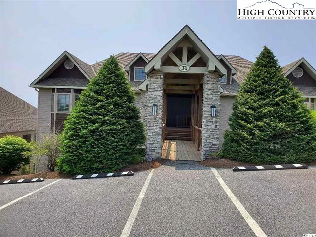 Image number 1 for the current listing