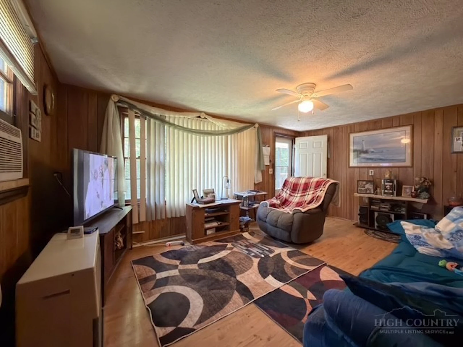 Image number 4 for the current listing