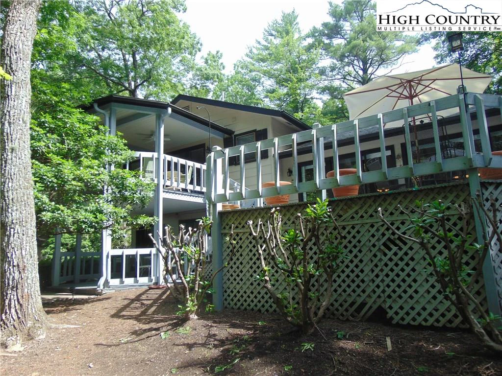 Image number 11 for the current listing