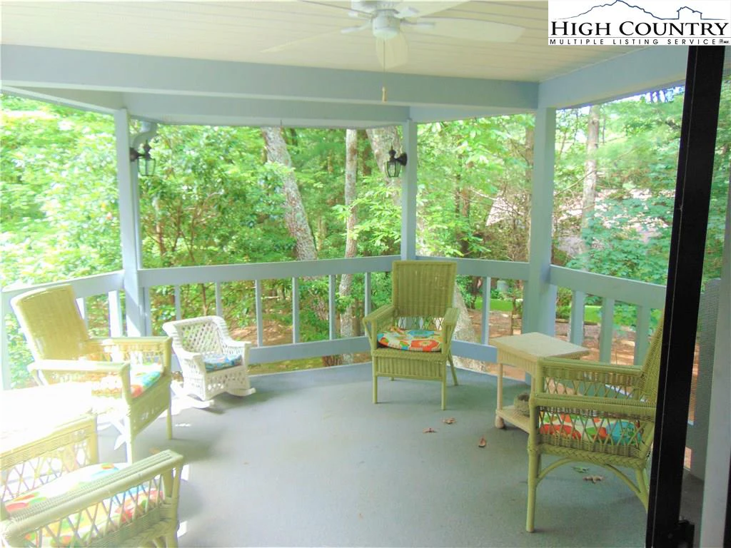 Image number 8 for the current listing